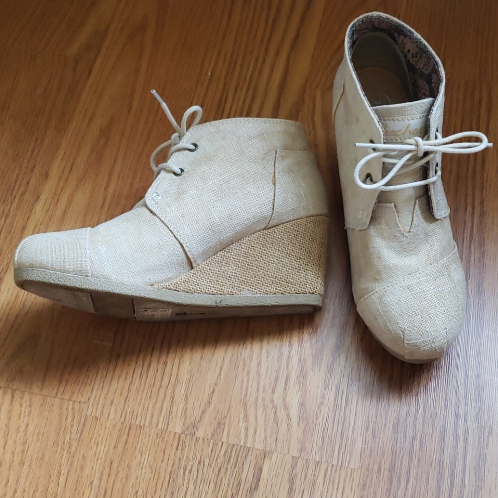 Skechers Memory Foam Wedges Size 6.5